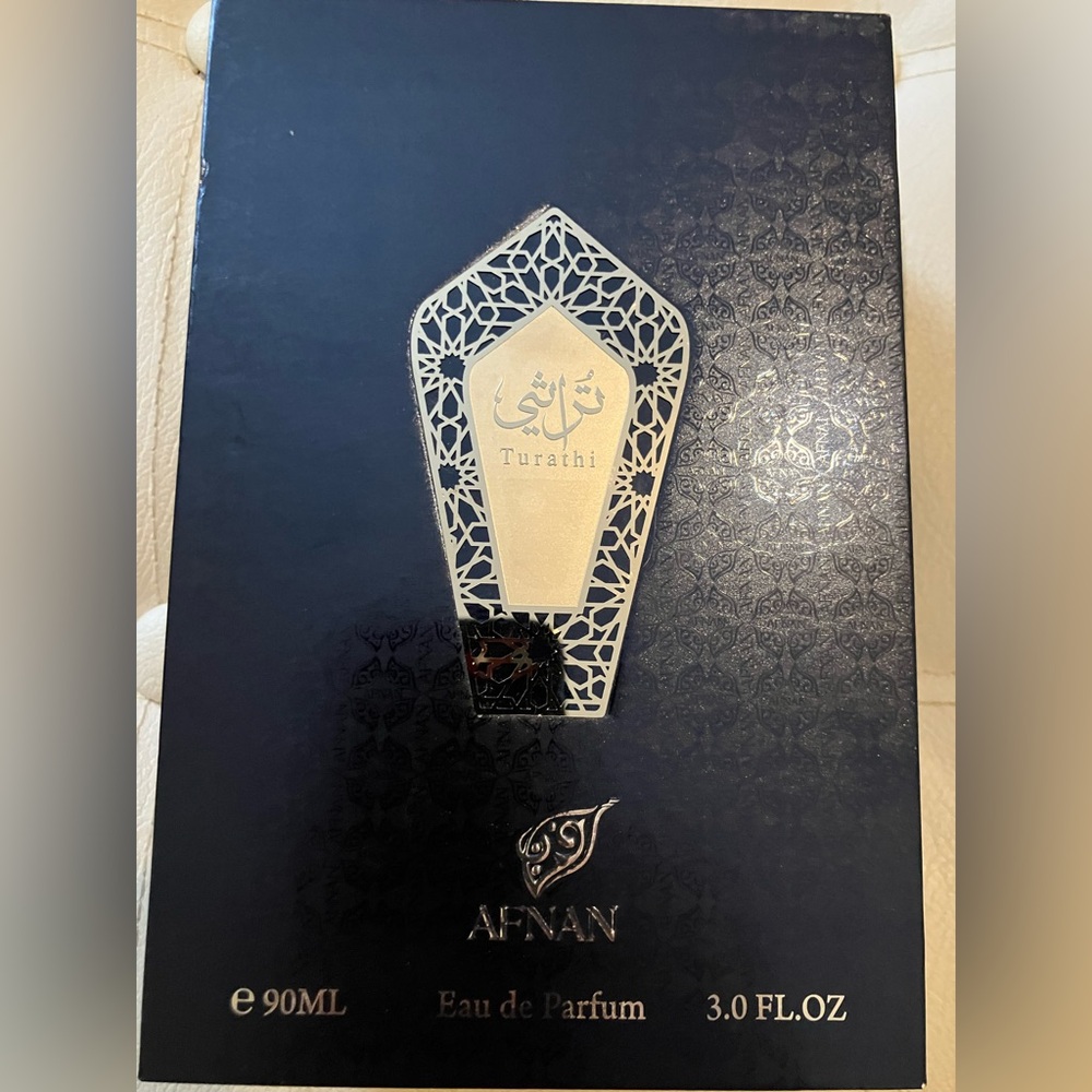 Turathi Eau de Parfum - Black
